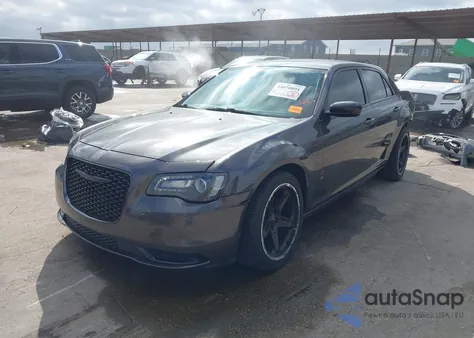 2021 Chrysler 300 Touring z USA, uszkodzony, nr VIN 2C3CCAAG6MH580186